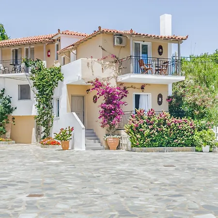 Aparthotel Almira 3*