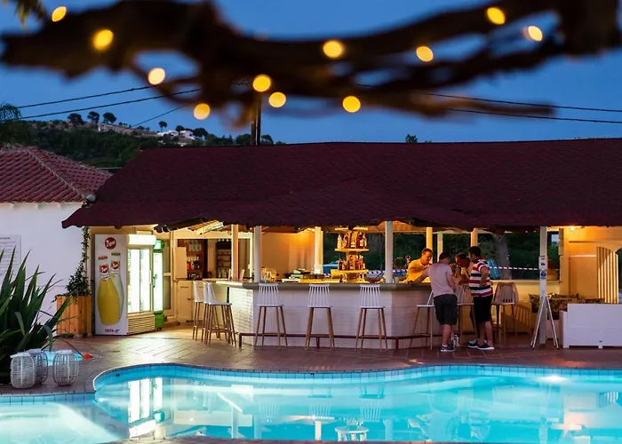 Almira Apartahotel Troulos