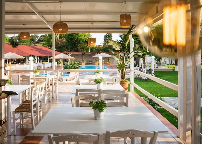 Almira Apartahotel Troulos