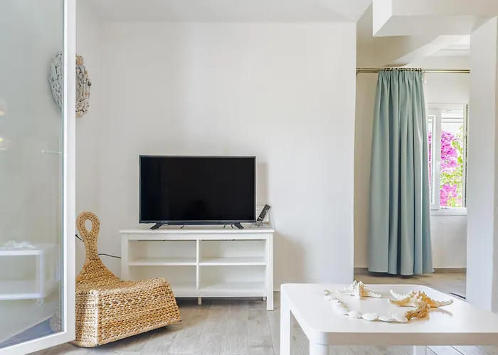 Almira Apartahotel 3*