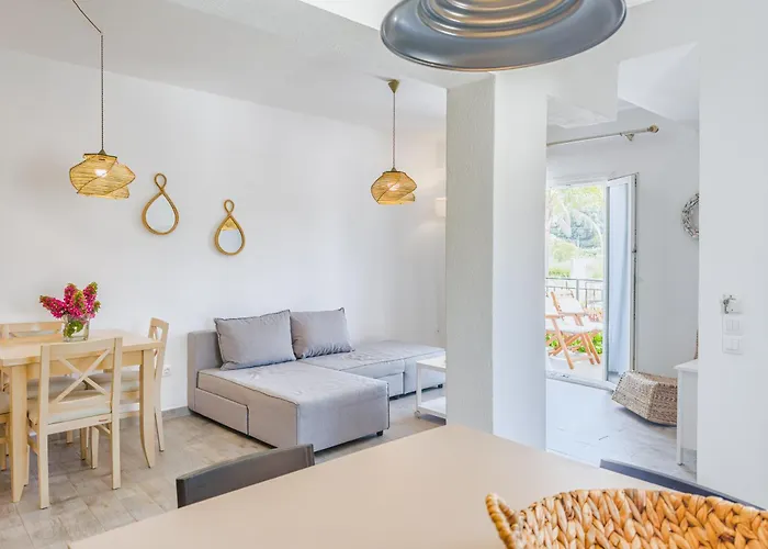 Apartahotel Almira 3*