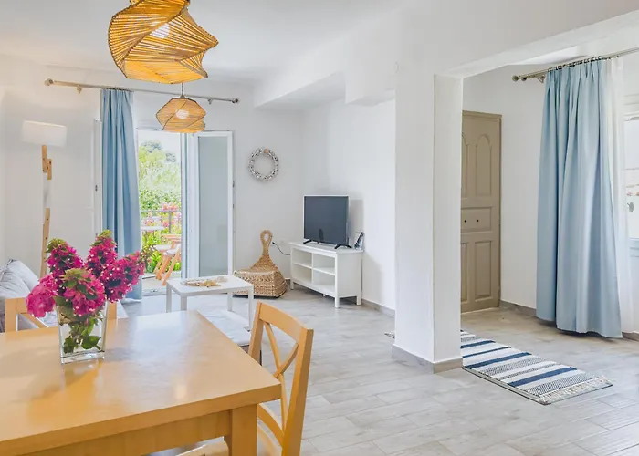 Almira Apartahotel 3*