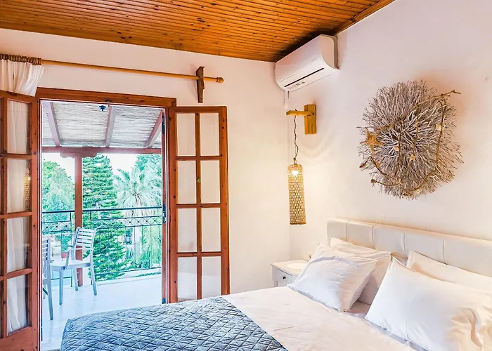 Almira Apartahotel 3*