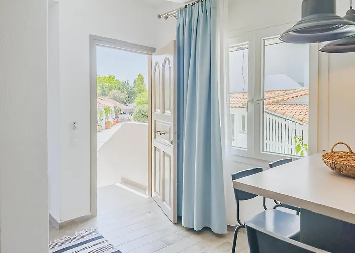 Apartahotel Almira Troulos