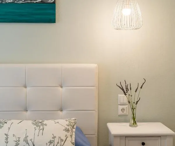 Apartahotel Almira Troulos