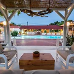 Almira Lejlighedshotel Troulos