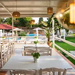 Almira Lejlighedshotel Troulos