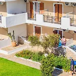 Almira Lejlighedshotel Troulos