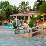 Lejlighedshotel Almira Troulos
