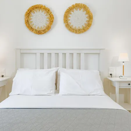 Lejlighedshotel Almira Troulos