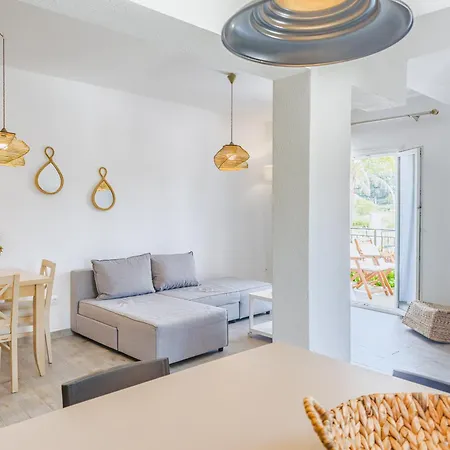 Apart Otel Almira 3*