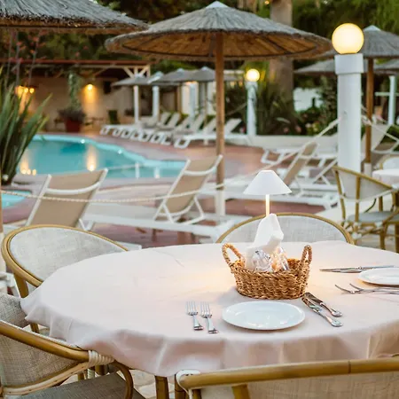 Aparthotel Almira