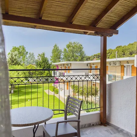 Aparthotel Almira