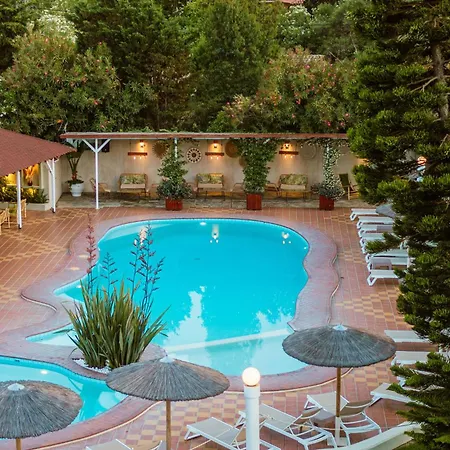 Almira Lejlighedshotel Troulos