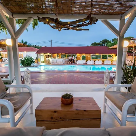 Almira Aparthotel Troulos