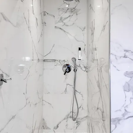 Almira Aparthotel Troulos