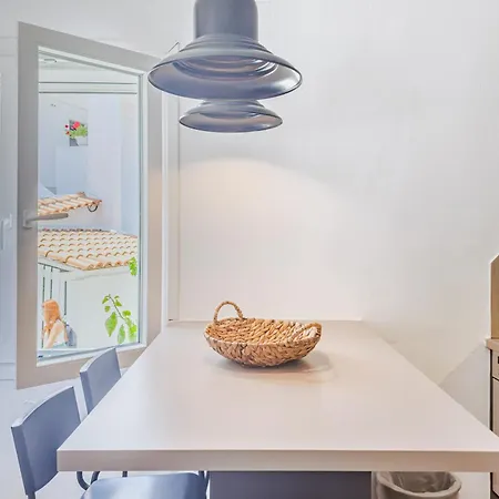 Aparthotel Almira Troulos