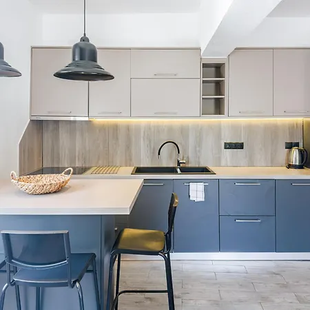 Almira Aparthotel 3*