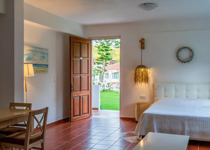 Almira شقة فندقية 3*