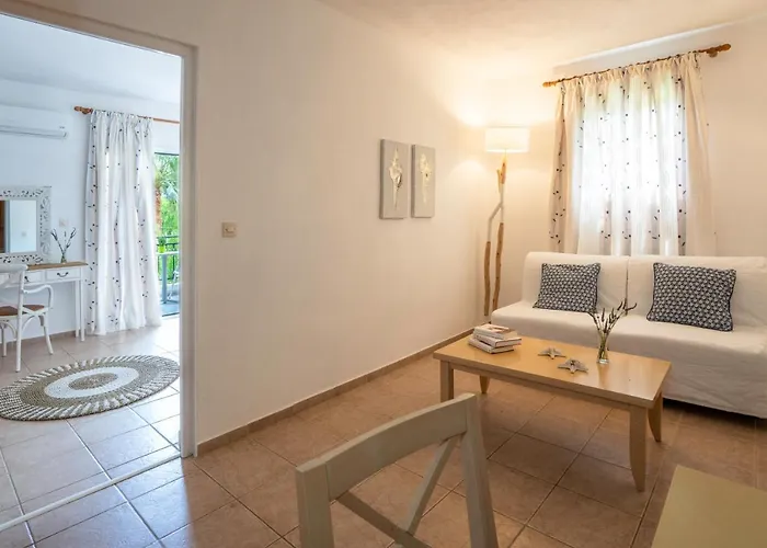 Almira شقة فندقية 3*